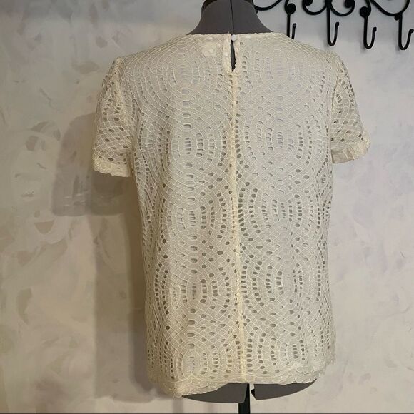 J. Crew creamy white fully lined lace top with button back at nape size 6 - Picture 6 of 6